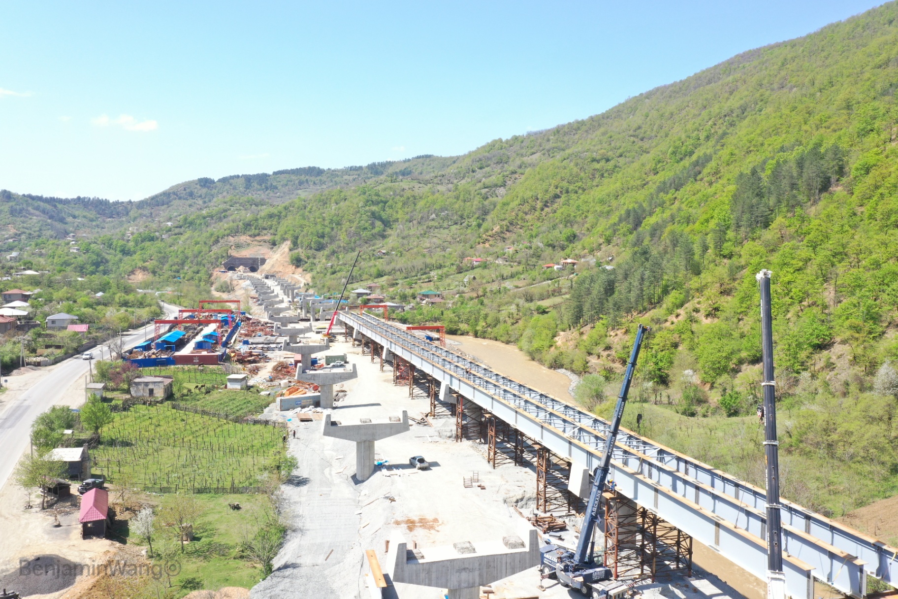Tbilisi E60 Highway, F2 Khevi–Ubisa Section – Highway Superstructure Works