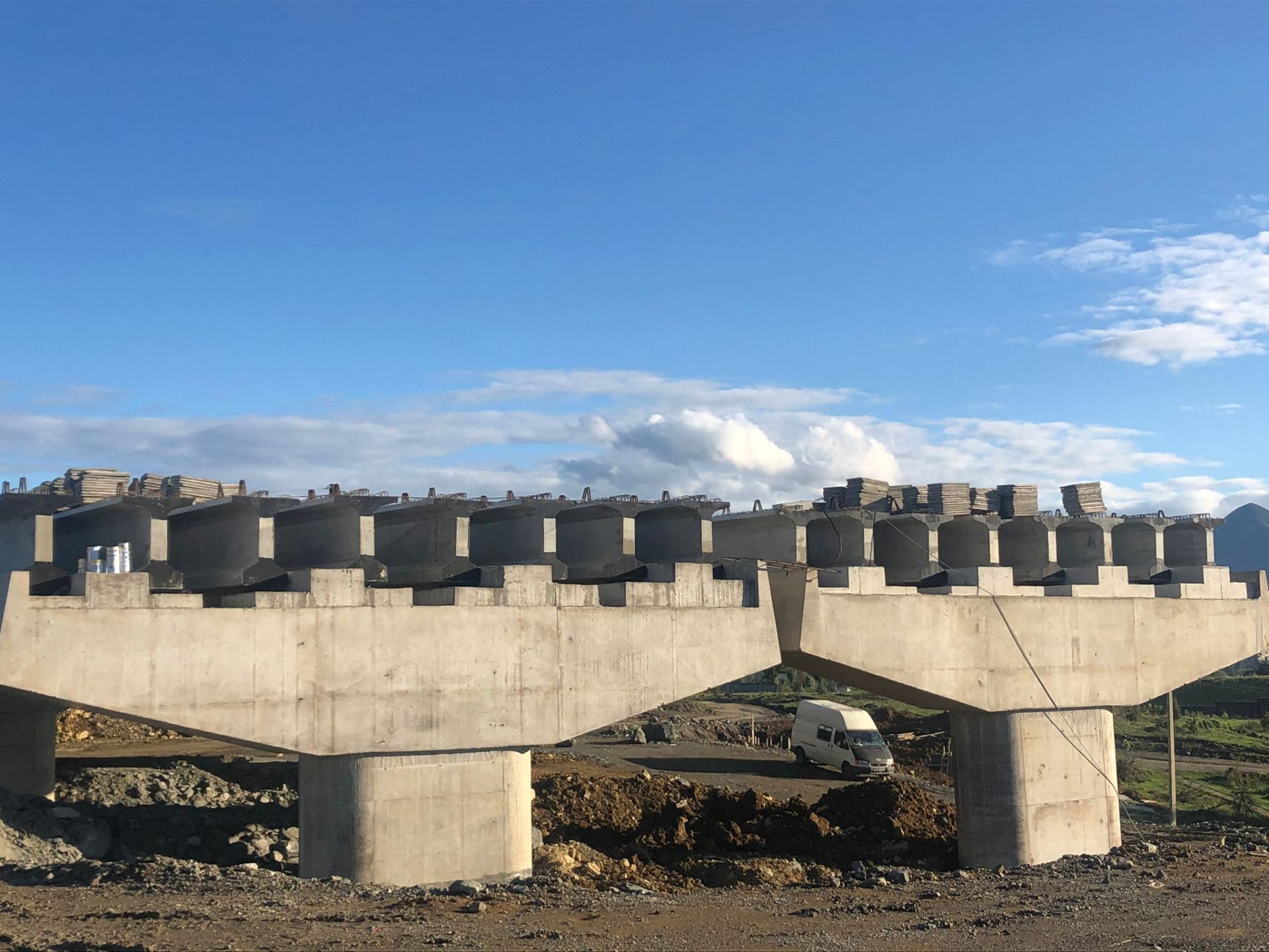 Tbilisi E60 Highway, F4 Shorapani–Argveta Section – Highway Superstructure Works